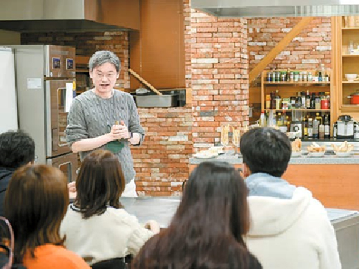 【未来的大学，网络大学】致力于特色化·全球化...结合AI技术构建新的学习环境